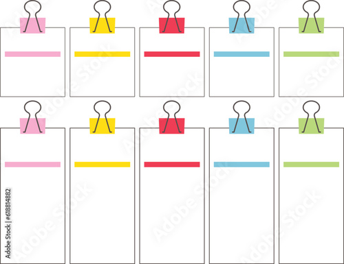 クリップで紙をはさんだカラフルなメモ用紙フレーム