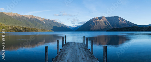 Fotografia ニュージーランド　ネルソン・レイクス国立公園の桟橋から見えるロトイティ湖と南アルプス山脈