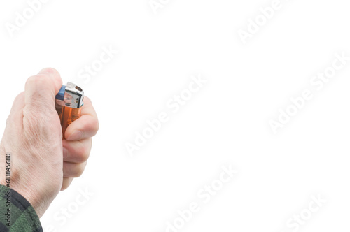immagine primo piano di mano maschile che regge accendino, accendisigari a gas su sfondo trasparente
 photo