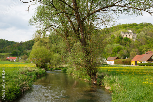 Lautertal bei Anhausen (Hayingen) im Landkreis Reutlingen, im Hintergrund Burgruine Schülzburg photo