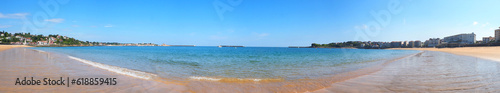 Panoramic view of the bay of Saint Jean de Luz, in the Basque country, between the small fishing port of Socoa, from where the whalers left in the Middle Ages and the lighthouse of Sainte Barbe © Mariedofra