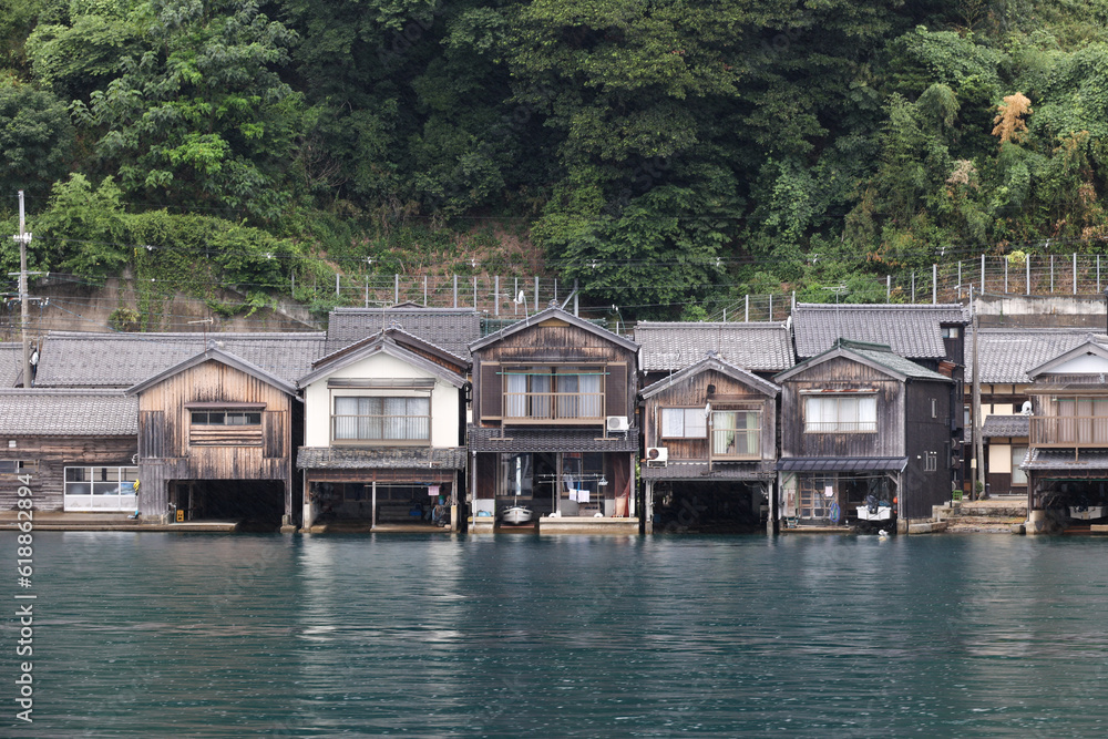houses on the water