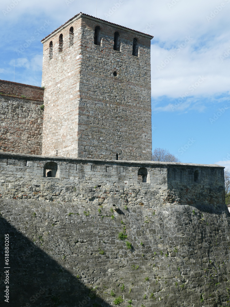Massive walls and towers on the Danube River, Baba Vida Fortress