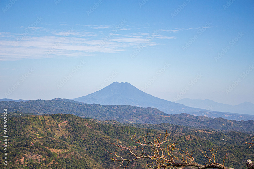 Volcán de San Vicente en El Salvador - obrazy, fototapety, plakaty 