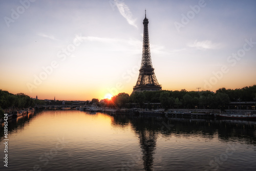 Eiffel Tower Seine River Sunrise View © aaron90311