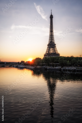 Eiffel Tower Seine River Sunrise View © aaron90311