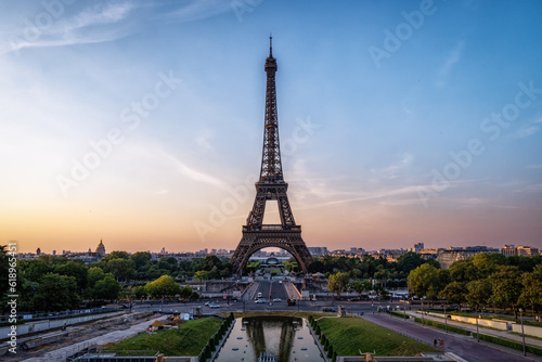 Eiffel Tower during Sunrise © aaron90311