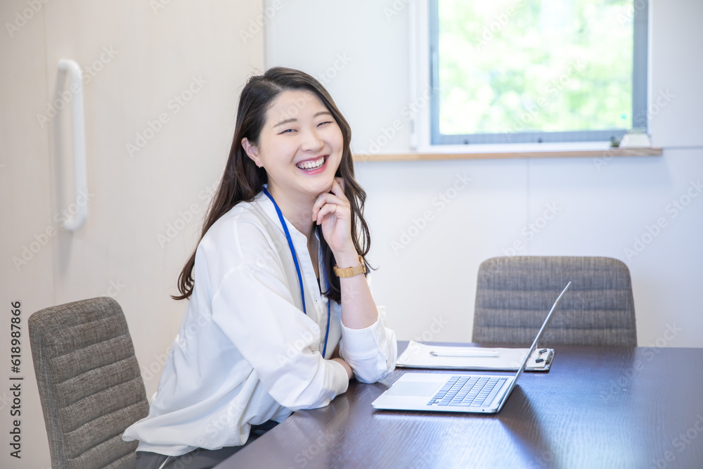 イキイキ仕事する女性 woman working イキイキ仕事する女性 woman working