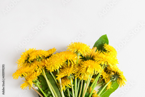 Bouquet of beautiful dandel...