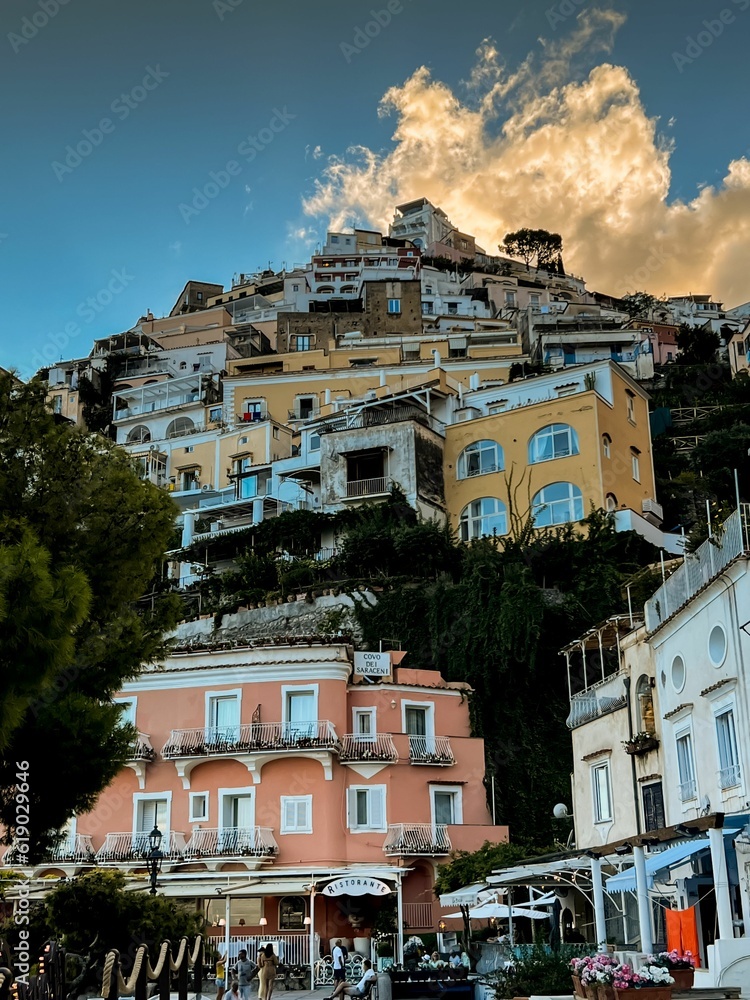 Obraz premium Picturesque city perched atop a mountainous landscape in Positano, Amalfi Coast, Italy