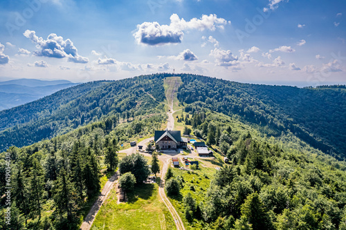Obraz na płótnie Góry latem, panorama z lotu ptaka. Beskid Śląski w Polsce. Widok z Klimczoka. w salonie