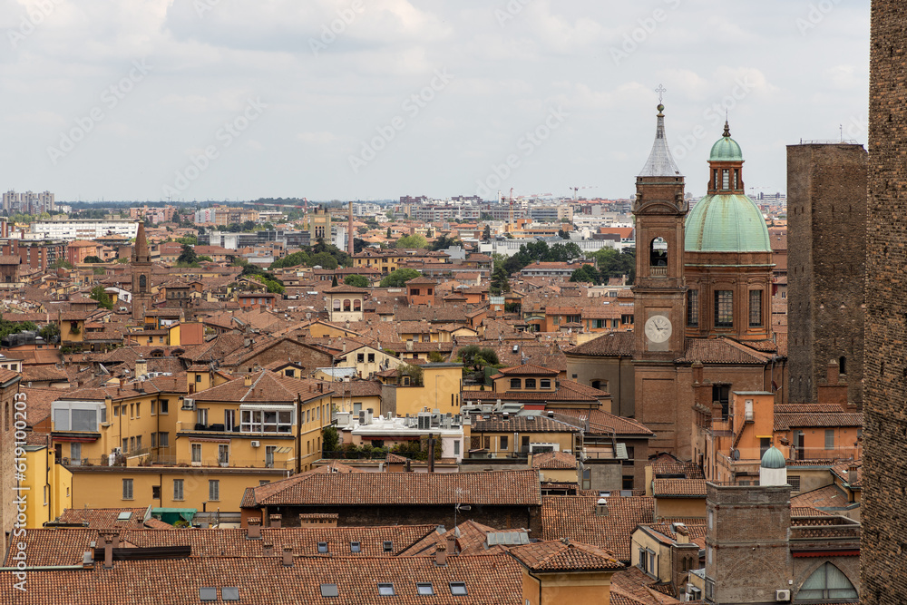Fototapeta premium Cityscape view in Bologna, italy.