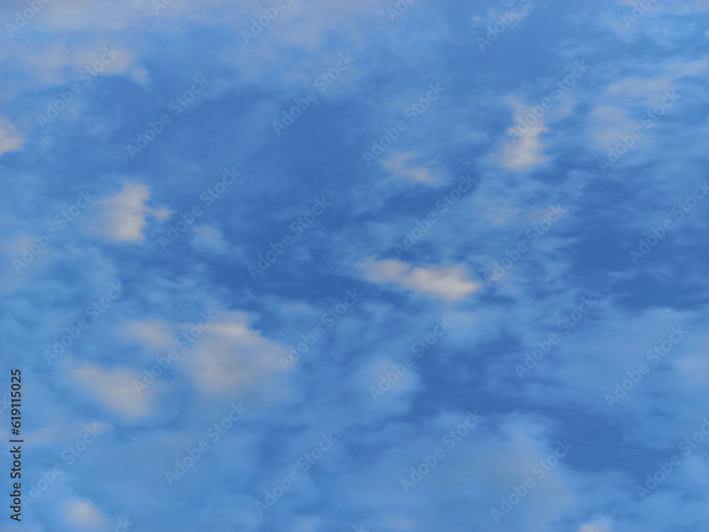 Naklejka premium blue sky with clouds