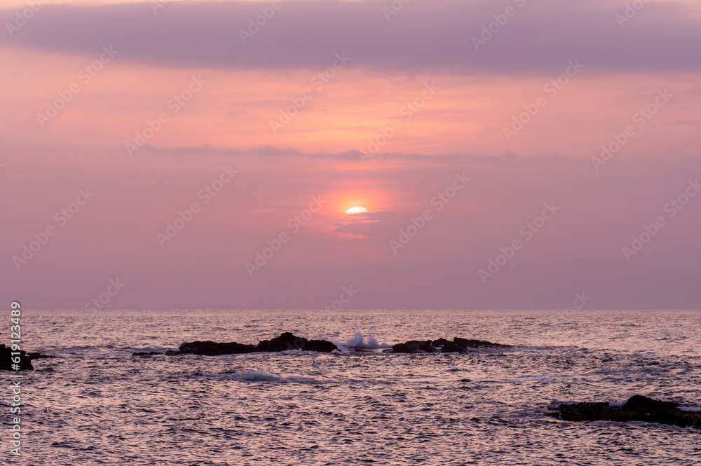城ヶ島から見る日没直前の空と海