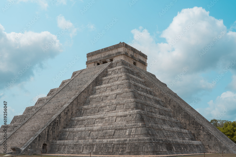 Magnificent pyramid of Chichen Itza, Riviera Maya