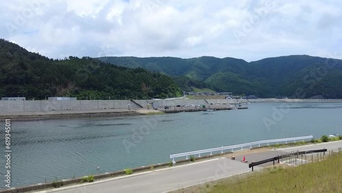 Wallpaper Mural 津波対応の護岸工事が行われた石巻の海岸線 Torontodigital.ca