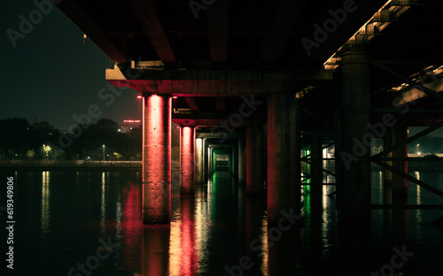 Quadro em tela Picture of under bridge in Ahmedabad riverfront at night