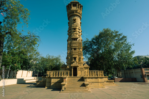 Manastambha located inside the premises of Hutheesing Jain Temple.  Located in Ahmedabad 