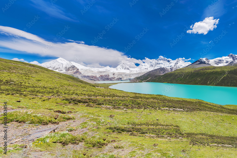 Beautiful Scenery of Snow Mountains and Lakes in the Plateau Mountains of the Tibet Autonomous Region of China