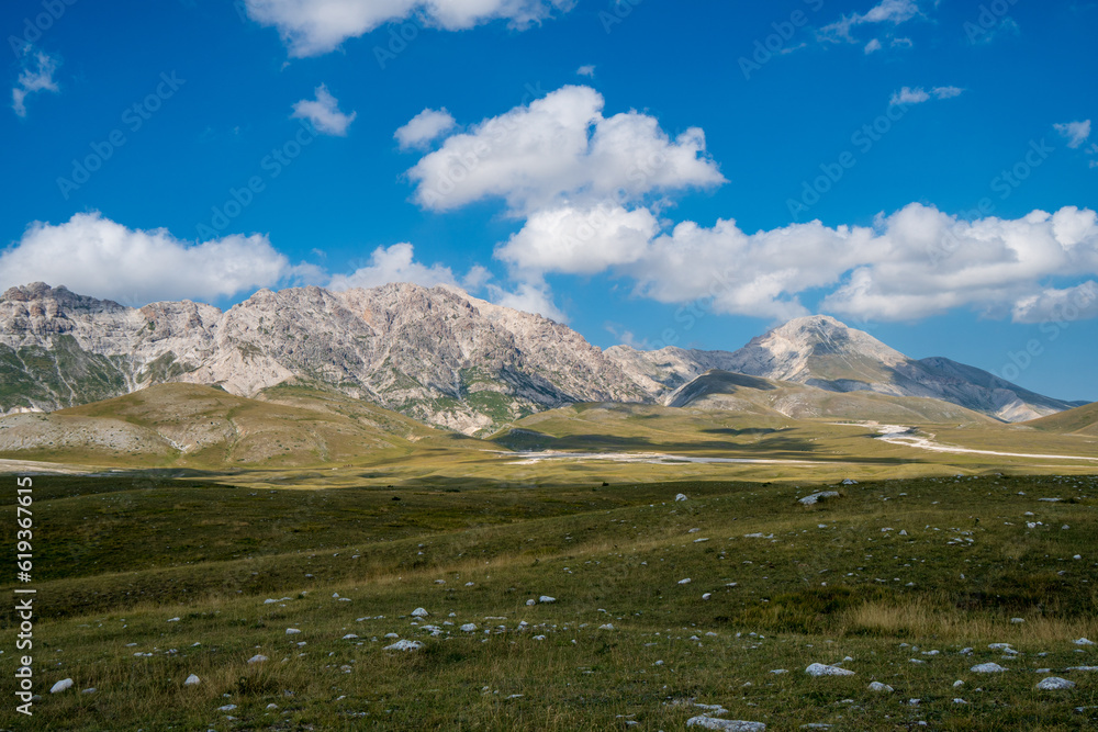 Fototapeta premium Views of Campo Imperatore, a high plateau in the province of L'Aquila, in the heart of the Gran Sasso and Monti della Laga National Park, Abruzzo, Italy
