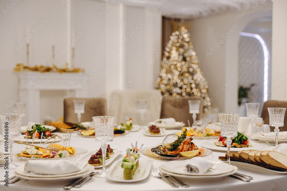 Serving a festive Christmas table Serving a festive Christmas table