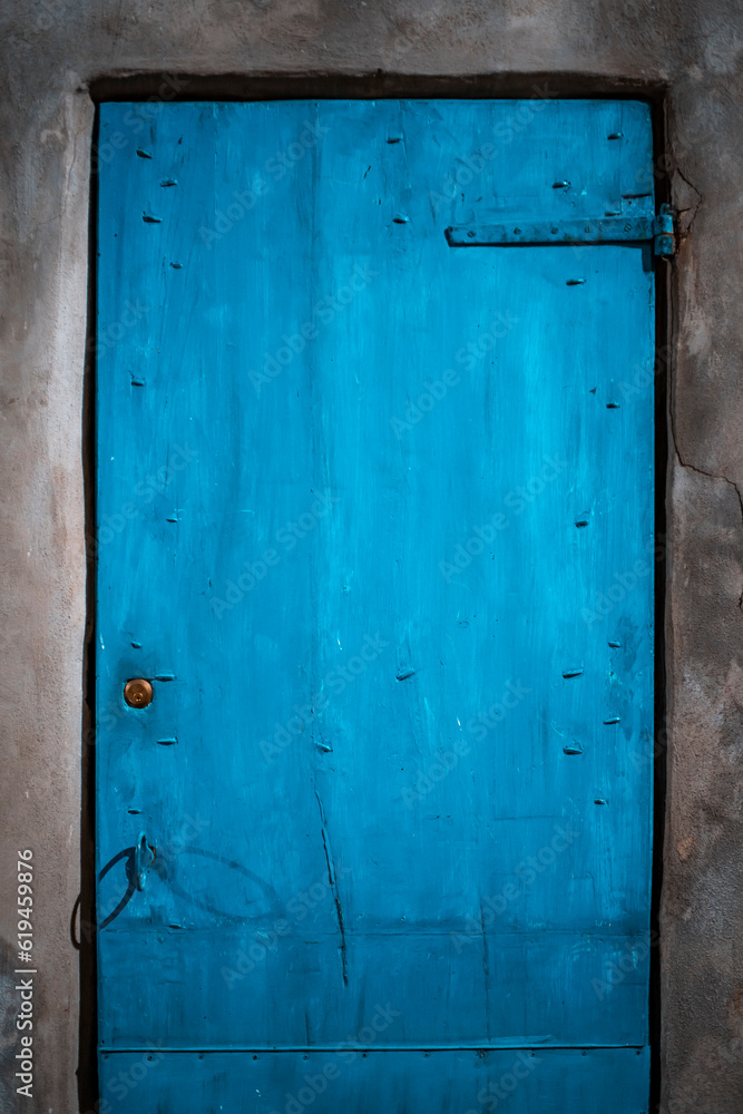 porta di legno antica e azzurra porta di legno antica e azzurra