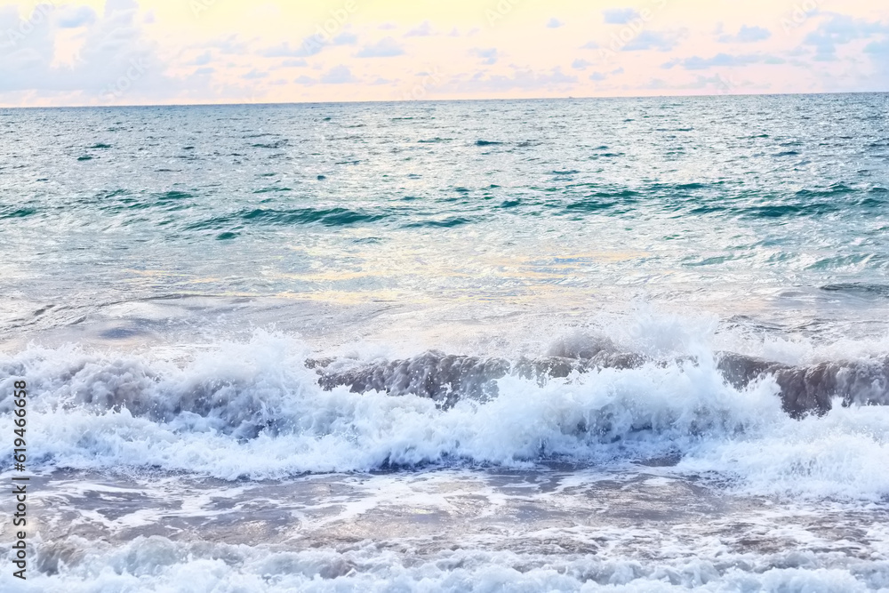 Obraz premium sea foam on the sand abstract background abstract water ocean
