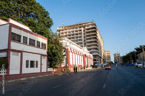 Bâtiment dans le centre ville de Dakar au Sénégal en Afrique de l'Ouest