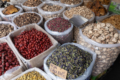 Vietnamese herbs, spices and dried goods Binh Tay market in Chinatown, Cho Lon, Ho Chi Minh City © Paul