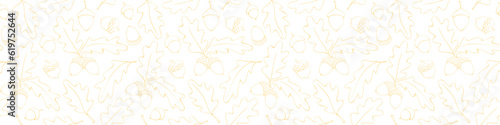 Seamless pattern with oak leaves, acorns. Vector autumn texture isolated, hand drawn in doodle style, light brown outline. Concept of forest, leaf fall, nature, thanksgiving