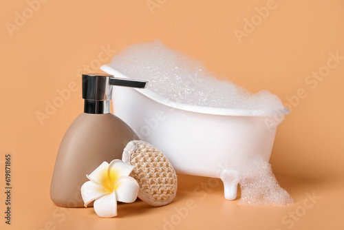 Miniature bathtub with bubb...