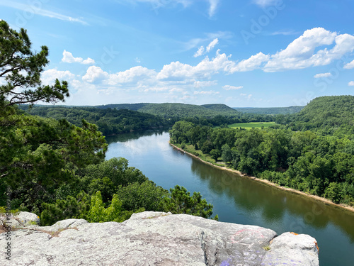 Konstfotografi City Rock Bluff in Calico Rock Arkansas overlooking the White River in summer wi