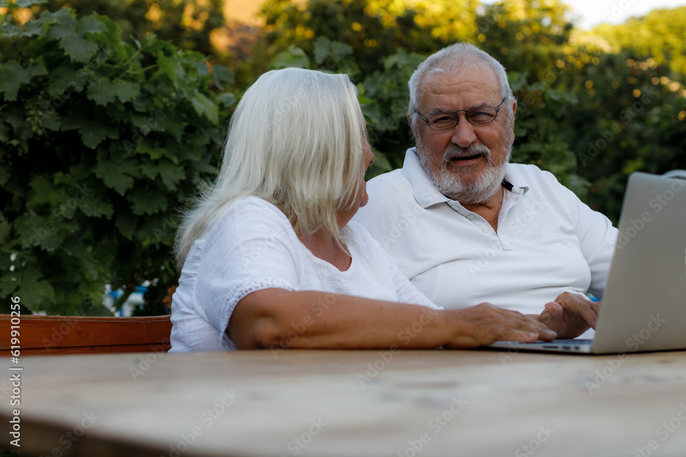 Making the senior years the smartest years Making the senior years the smartest years