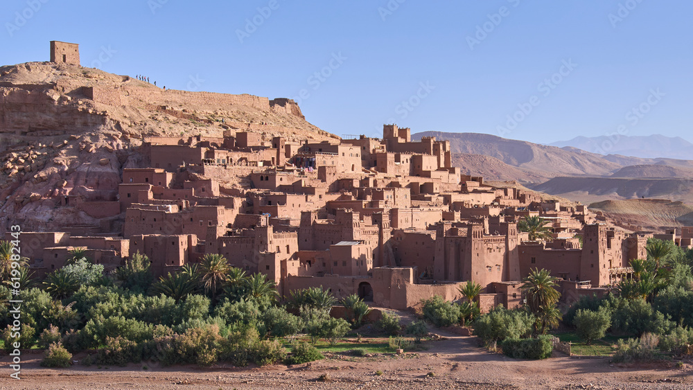Obraz premium An overview of ksar of Ait Benhaddou, Morocco - UNESCO World Heritage Site. Architectural authenticity, traditional construction materials and techniques. A location of a Hollywood filming.
