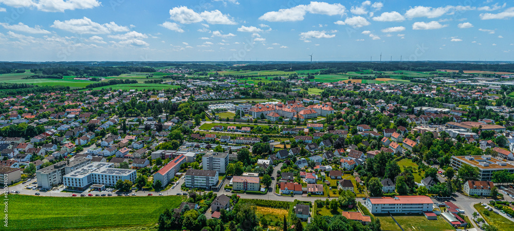 Aichach in Bayern im Luftbild, Blick auf die südöstliche Stadt