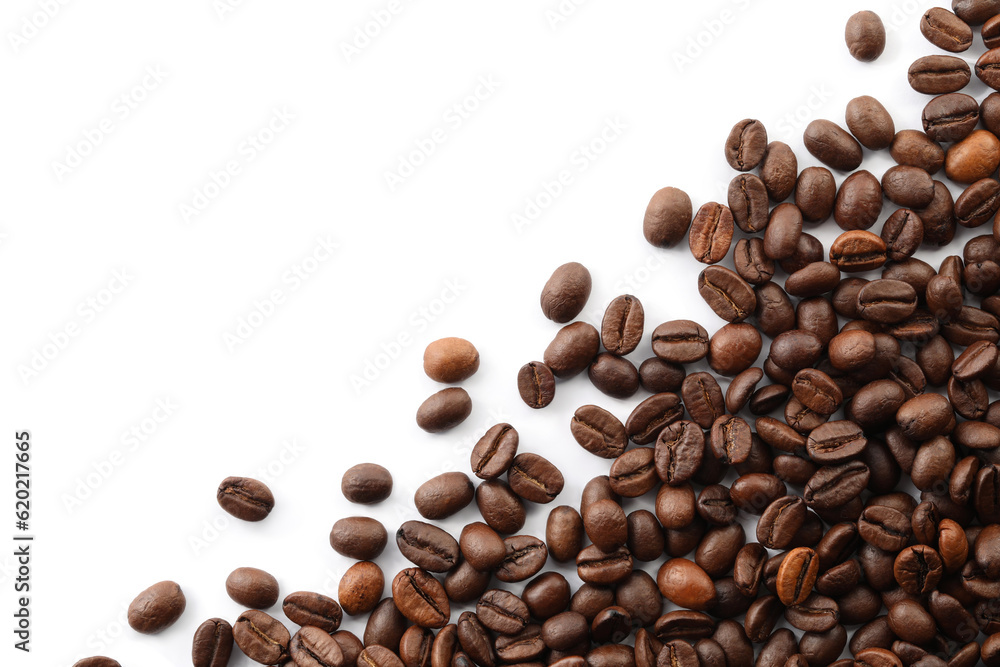 Naklejka premium Many roasted coffee beans isolated on white , top view