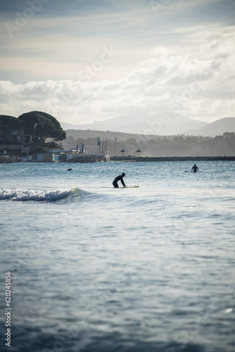 Photography surfing in the ocean