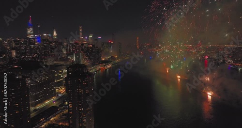 Wallpaper Mural Awesome Aerial Video of NYC's 4th of July Fireworks Light up the Night sky over tall dark buildings Manhattan Queens Brooklyn Torontodigital.ca