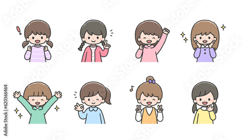 笑顔の女の子イラストセット　上半身