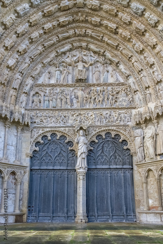 Bourges, medieval city in France, the Saint-Etienne cathedral, main entry with saints statues  © Pascale Gueret