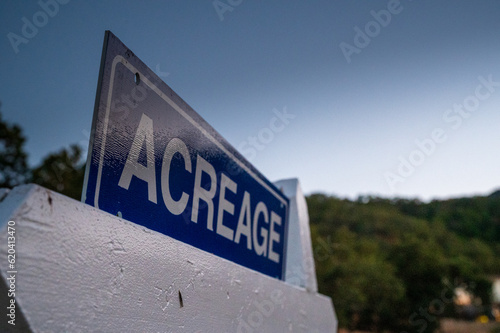 Tableau sur toile acreage for sale sign
