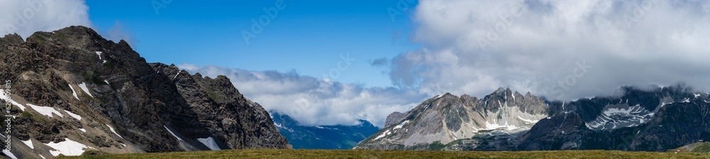 Obraz premium Vue panoramique depuis le col de l'Iseran, Isère, vallée de la Tarentaise, Savoie, Alpes, France