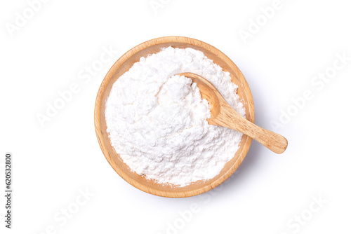 Fotografía White powder in wooden bowl isolated on white background with clipping path