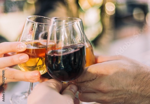 toast of 3 glasses of port wine
