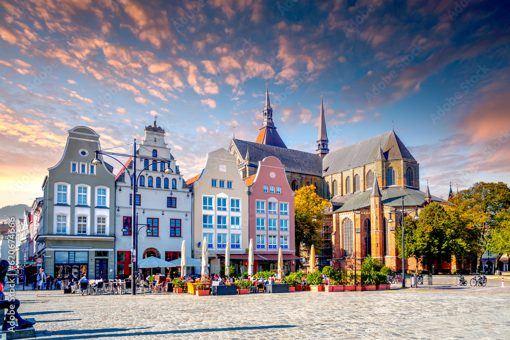 Naklejka premium Kirche, Altstadt, Rostock, Deutschland 