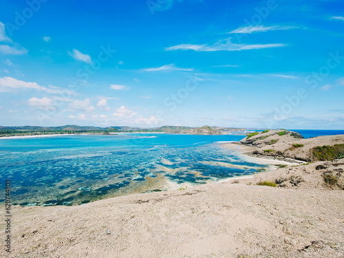 Fototapeta Naklejka Na Ścianę i Meble -  Beautiful seascape with sandy beach and azure sea water in Lombok