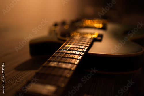 Fotografi Jazz guitar strings and bridge