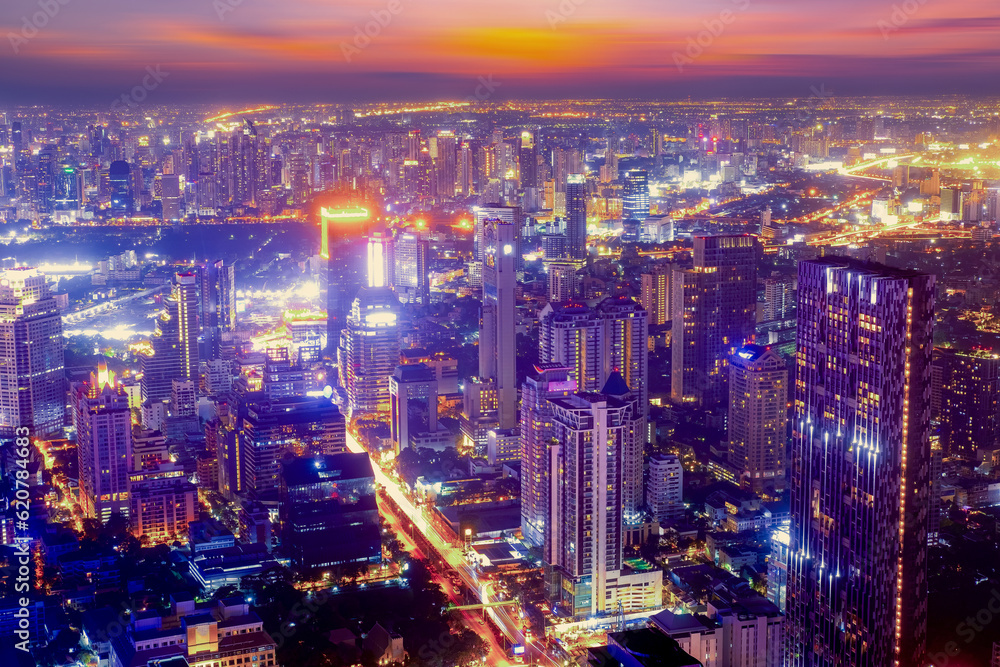 Obraz premium Solar panel over cityscapes, solar power green energy for life concept,