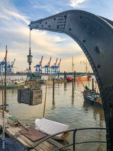 Kran im Museumshafen Hamburg