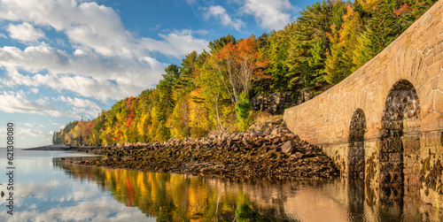 Fotografie Acadia National Park autumn colors - Loop Road at Otter Cove bridge causeway - l